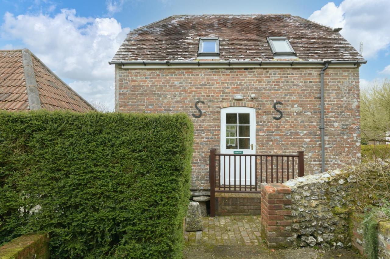Luccombe Farm Holiday Cottages Milton Abbas Bagian luar foto