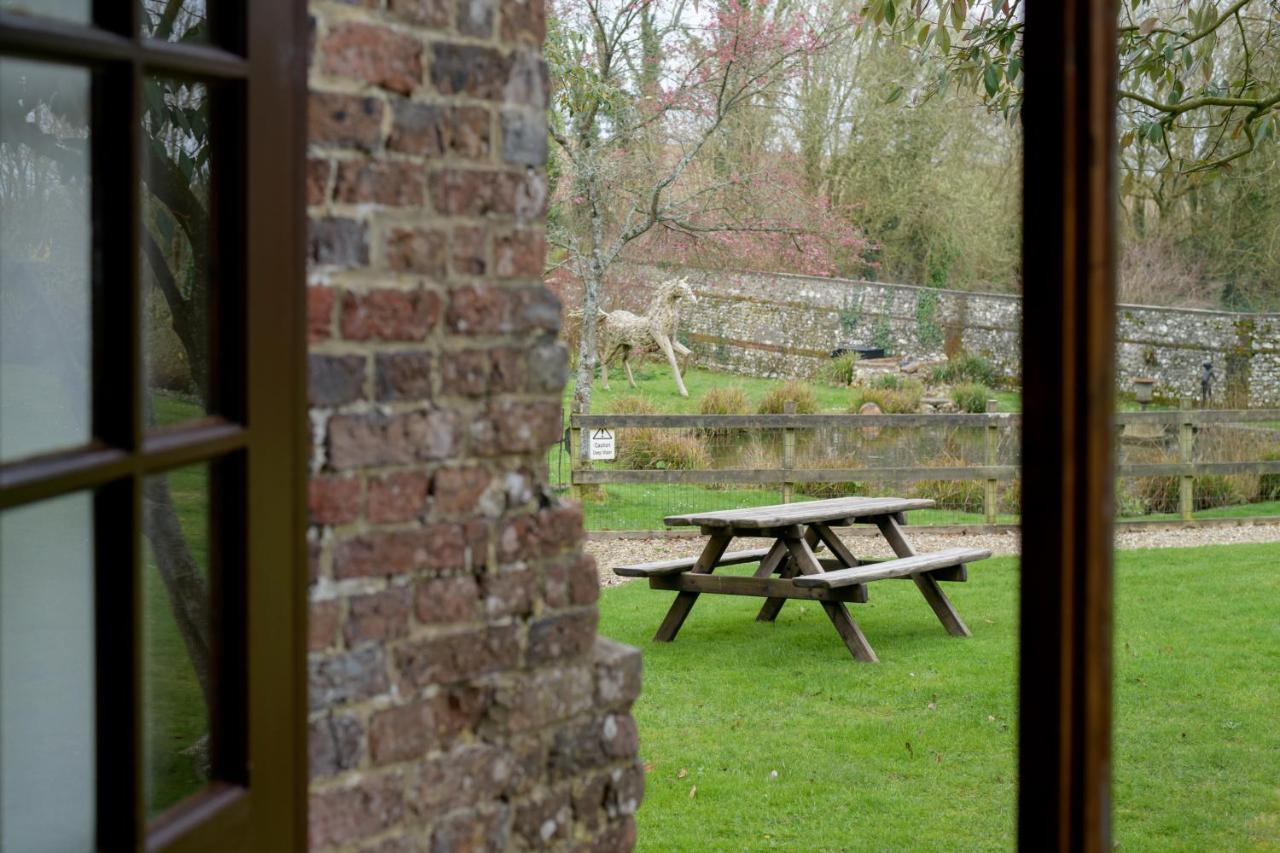Luccombe Farm Holiday Cottages Milton Abbas Bagian luar foto
